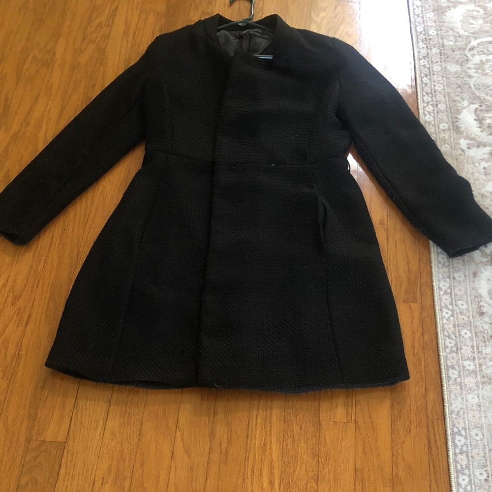 Black Textured Women's Trench Coat - Sleek Collarless Design